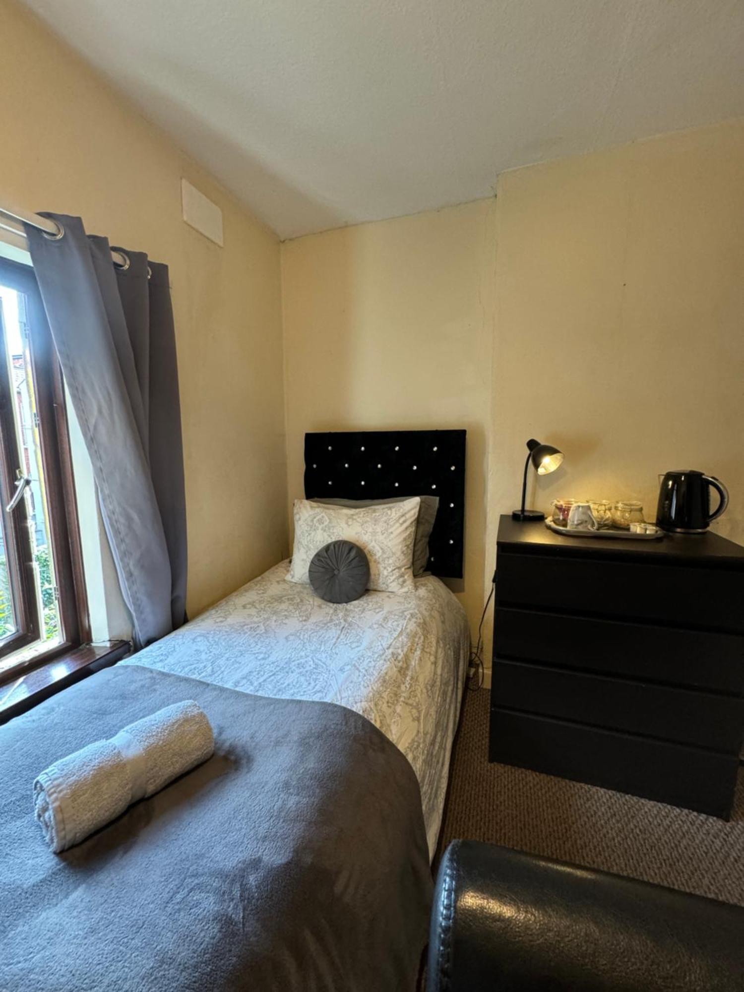House In Antrim Road Hotel Belfast Ngoại thất bức ảnh